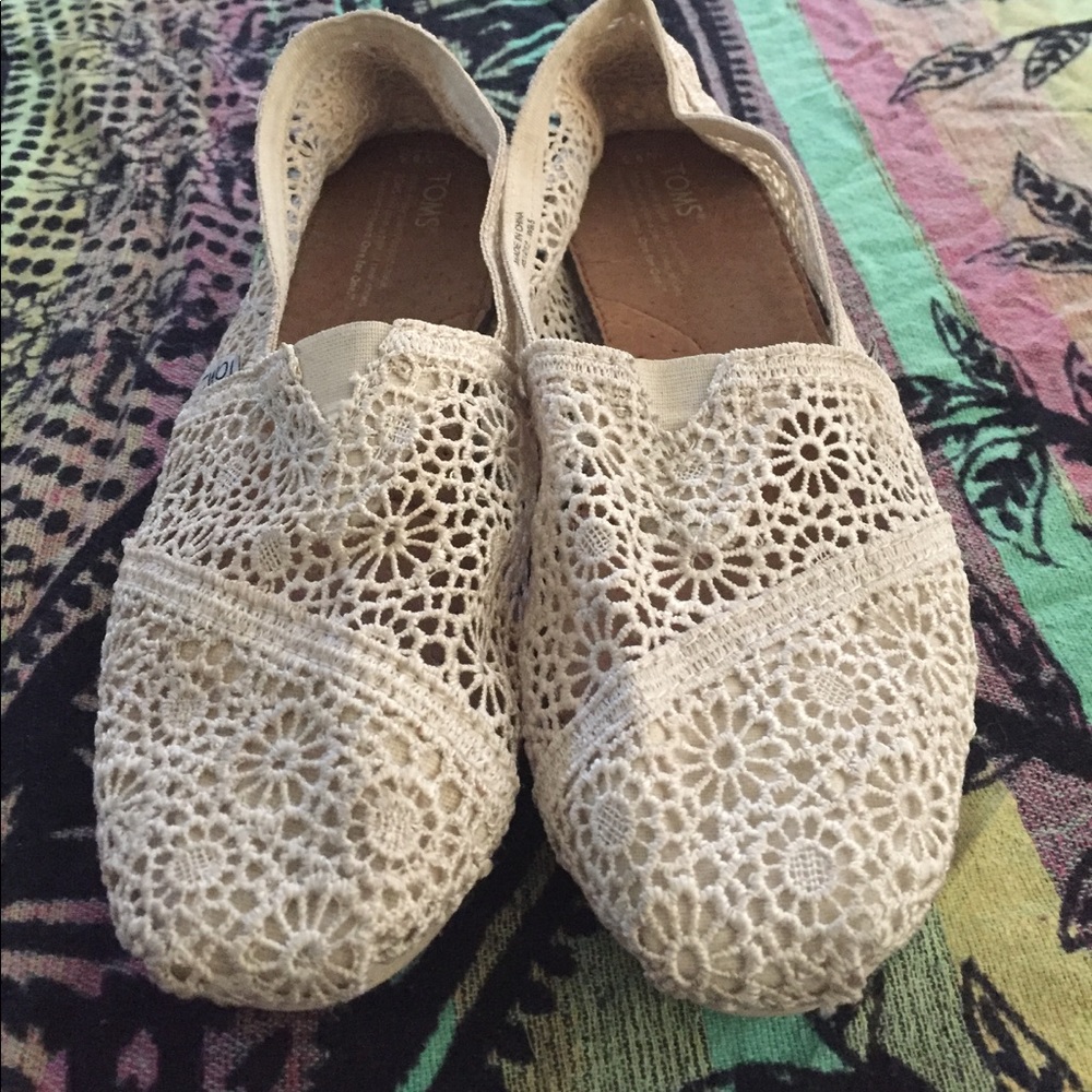 Women's Cream Lace Toms