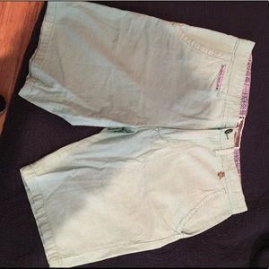 Modern amusement shorts, size 32