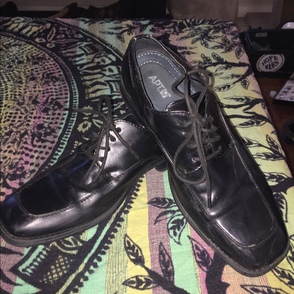 Men's size 8 Apt 9 Dress Shoes