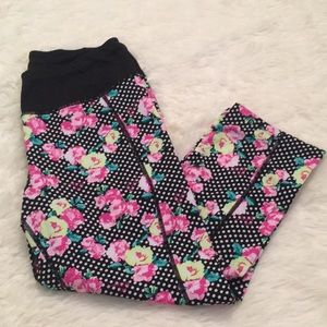 Betsey Johnson cropped pants- Size M