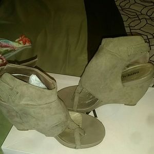 Open toed open back wedges