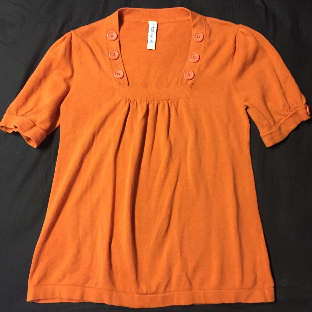 Orange short sleeve sweater
