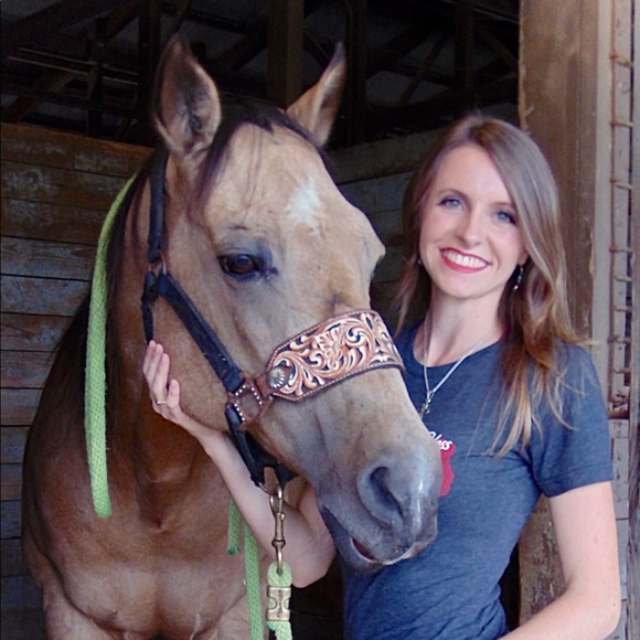 Meet Your Posher! - Picture 2 of 2