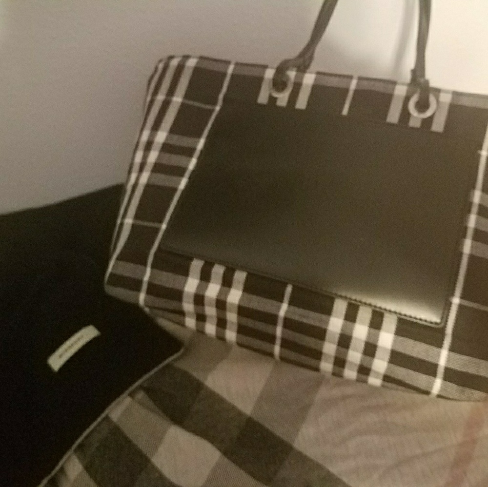Burberry Beat Check shoulder bag