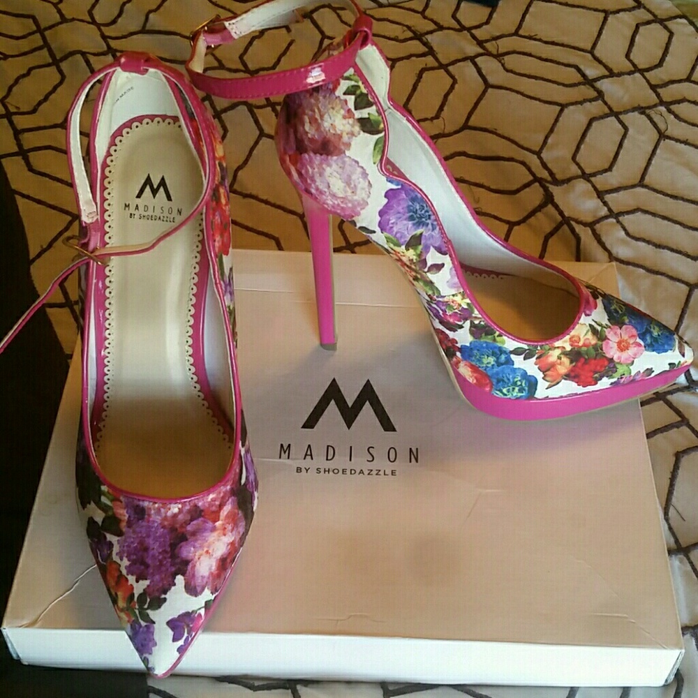 A pair of floral pumps