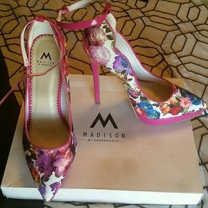 A pair of floral pumps