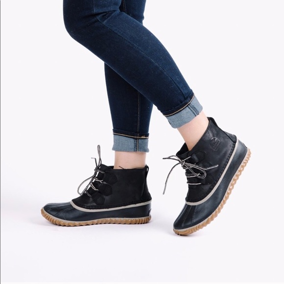 sorel black duck boots