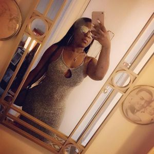 Meet your Posher, Adelaida