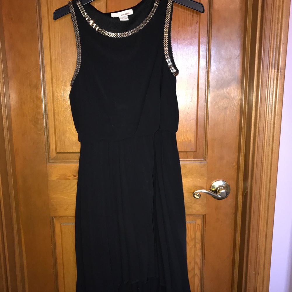 HIGH-LOW black dress