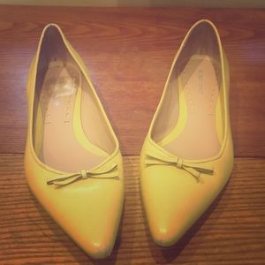 BCBGMAXAZRIA- Yellow shoes all leather.