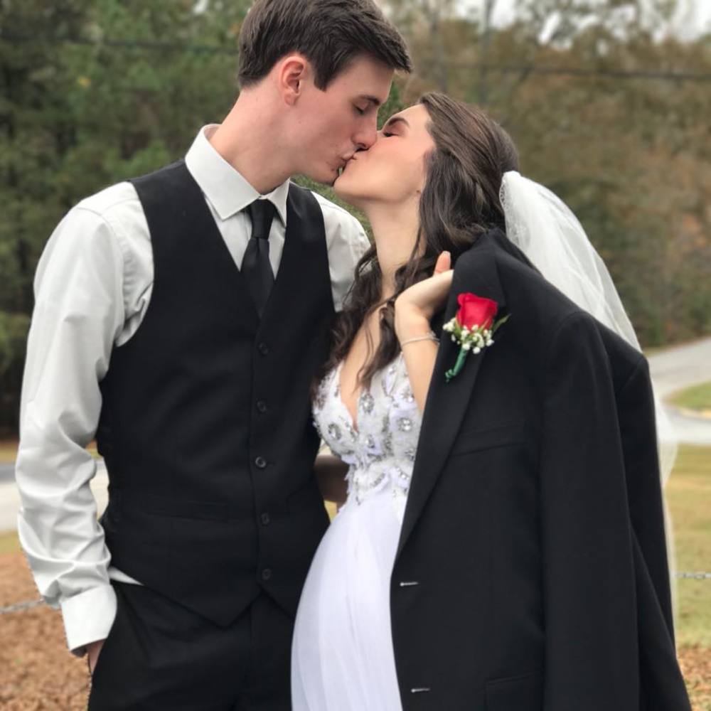 Meet your Posher, Leah