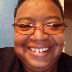 Meet your Posher, Roxanne