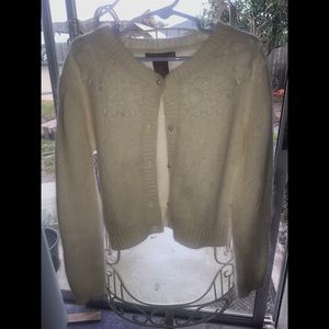 DMBM soft cardigan w/ flowers on front✨