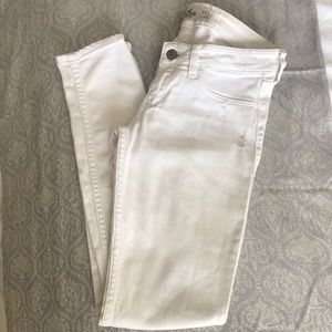Hollister Co. White Distressed Skinny Jeans 0R/24