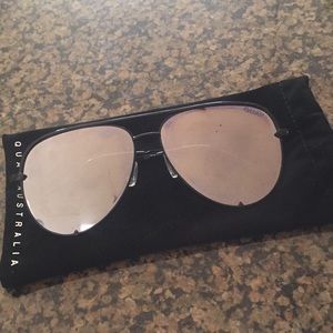 Black and silver HIGH KEY Quay aviator sunglasses