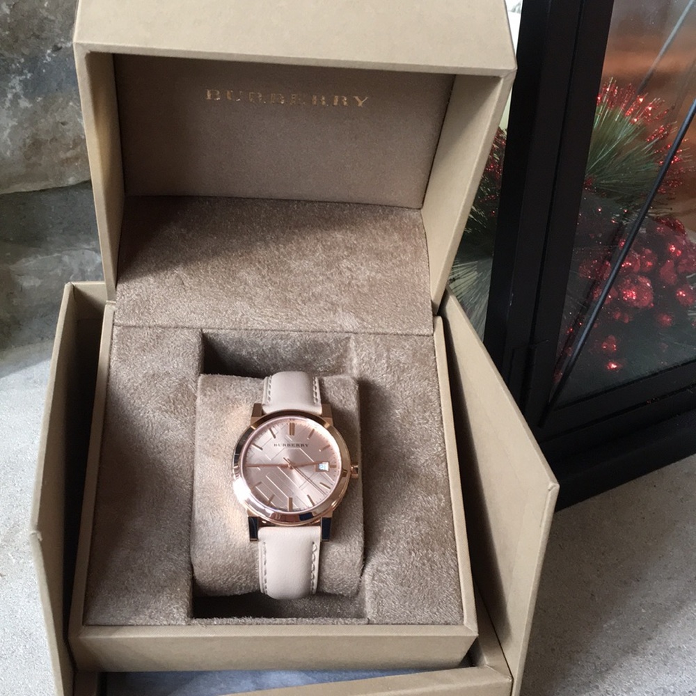 Burberry nude leather strap watch