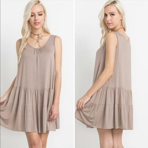 Dresses & Skirts - NWOT taupe colored tank top dress 👗