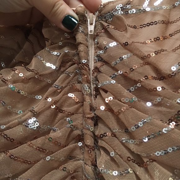 Strapless Nude sequined gown - Picture 5 of 7