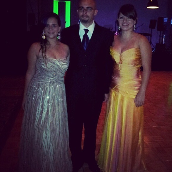 Strapless Nude sequined gown - Picture 6 of 7