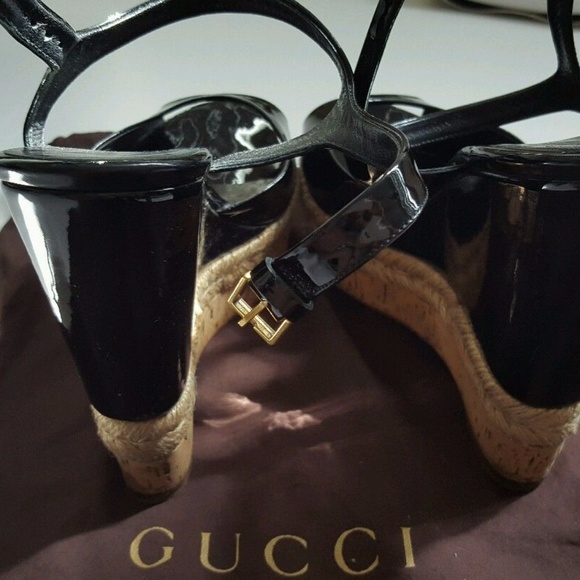 Gucci Hollie Patent Leather Wedge - Picture 4 of 8