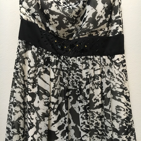 Black and White One shoulder beaded gown - Picture 3 of 3