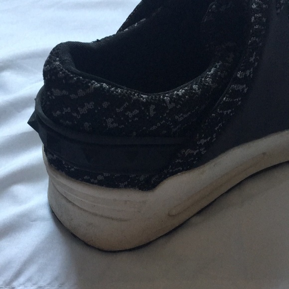 Yeezys - Picture 3 of 4