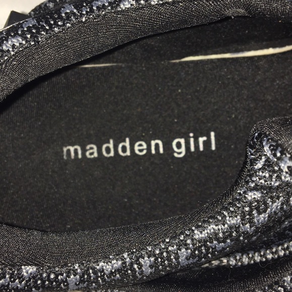 Yeezys - Picture 4 of 4