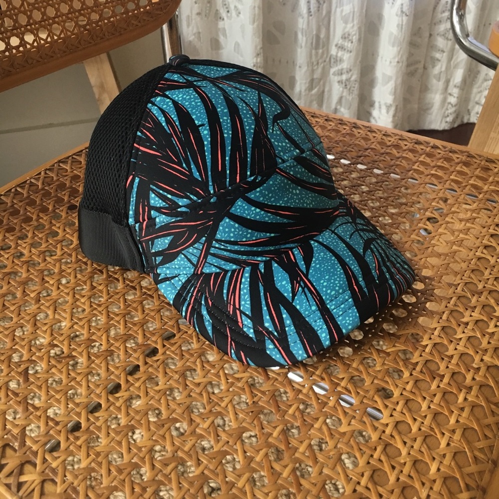 Lululemon Dash and Splash Hat