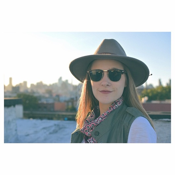 Meet your Posher, Lindsey - Picture 1 of 1