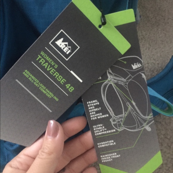 REI women’s traverse 46 liters size small - Picture 3 of 5