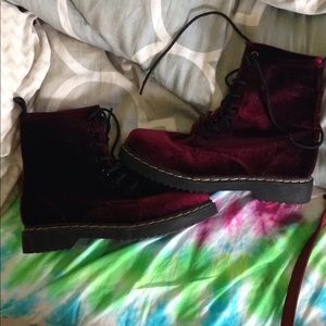 Women's size 9 glaze brand red velvet combat boots