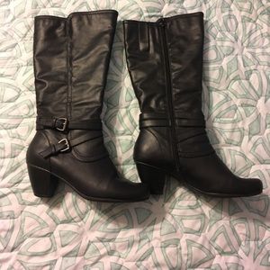Cute black riding boots with small heel. Size 8