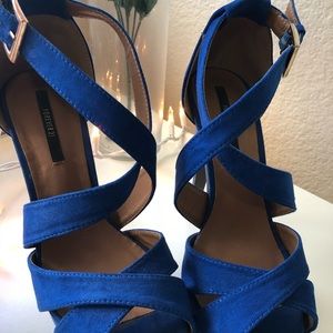 High heels navy blue color