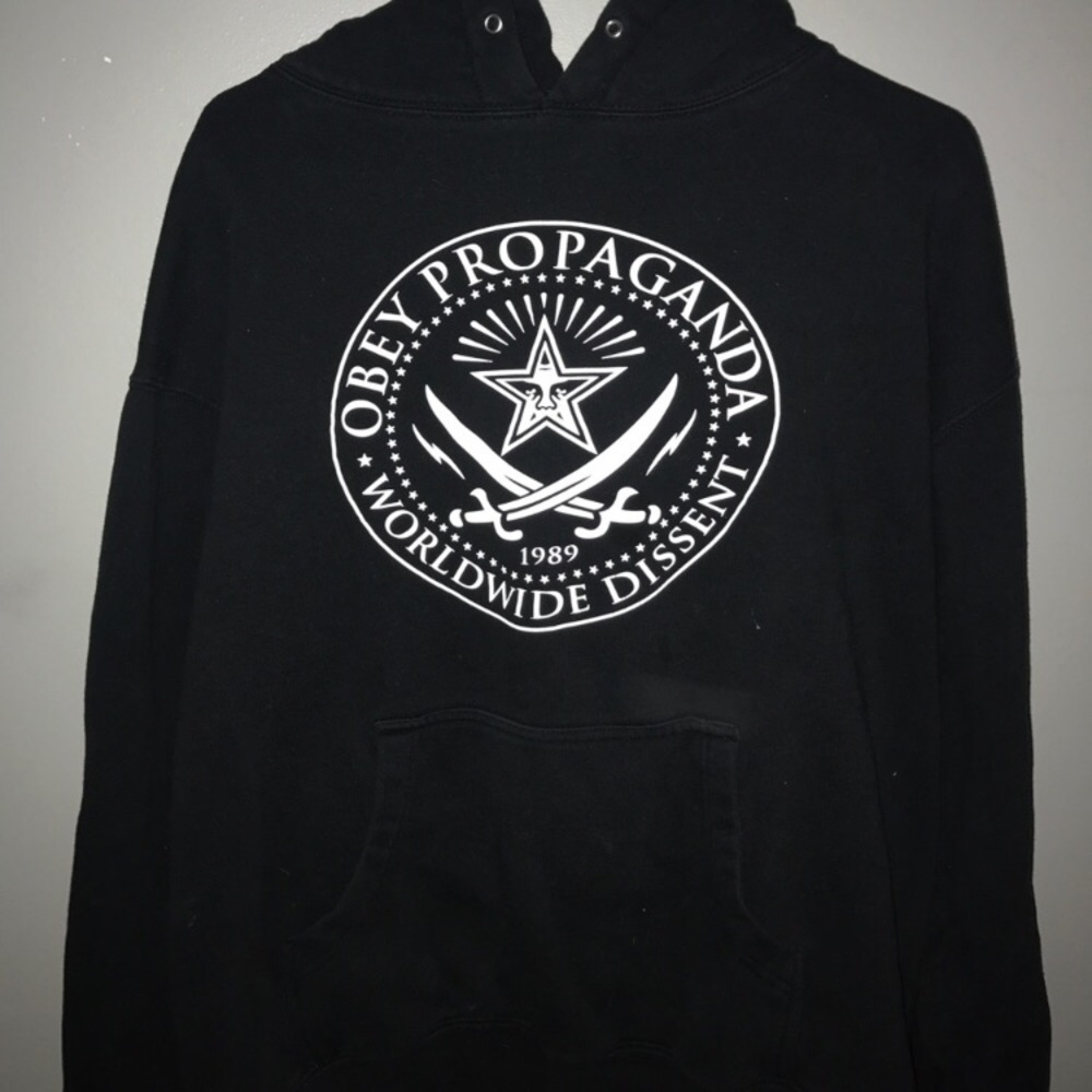 obey propaganda pull over black hoodie