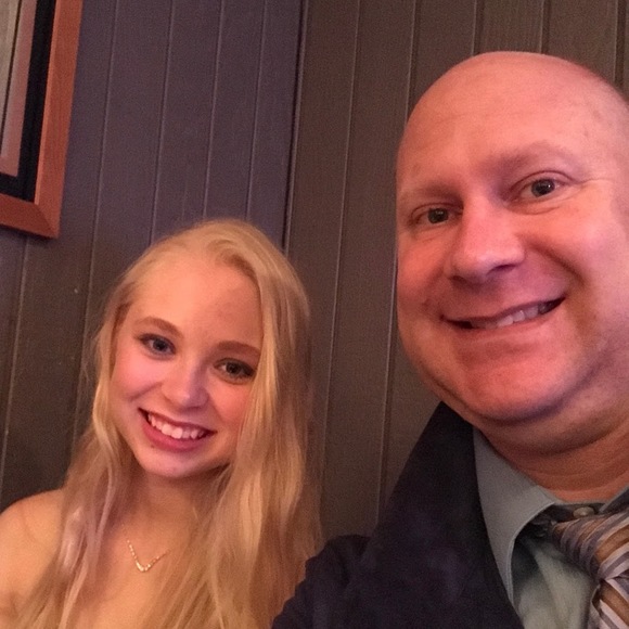 Meet your Posher, Abigail - Picture 1 of 1