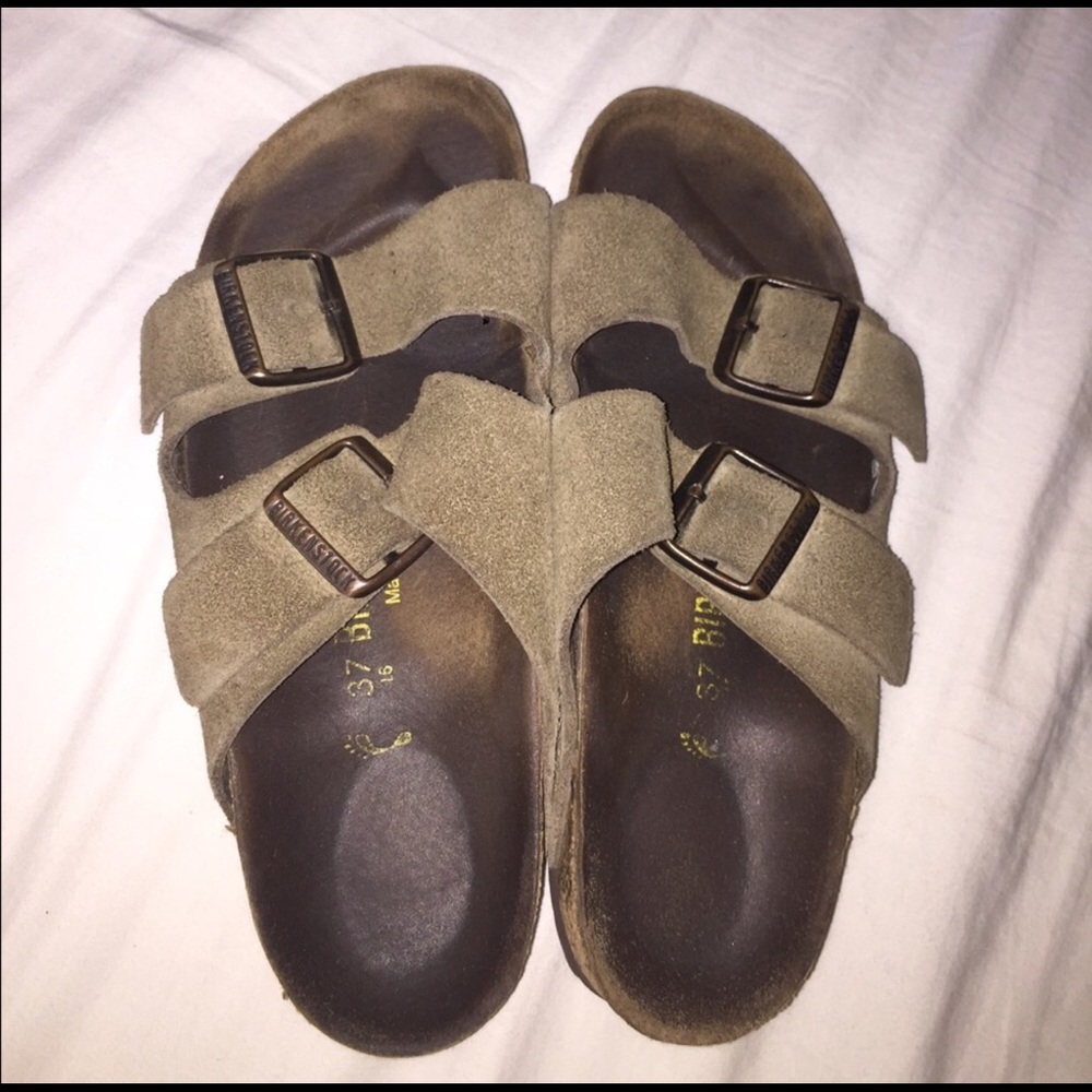 TAN BIRKENSTOCKS