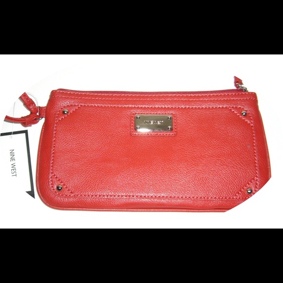 ❤️❤️Nine West Wristlet - Picture 1 of 4