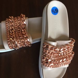 NEW Kendall + Kylie Shiloh Chain sandals