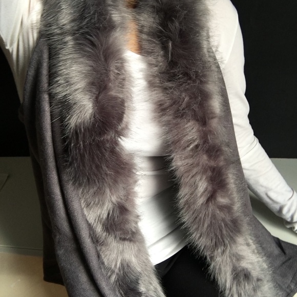 SALE Faux Fur Trim Swing Sweater Vest - Picture 7 of 7