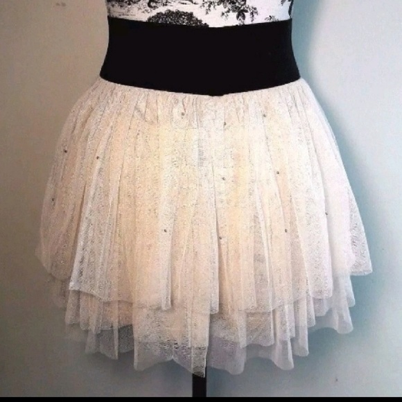 🌟FLASH SALE 🌟ALL SKIRTS ARE $12 - $15🌟 - Picture 6 of 8