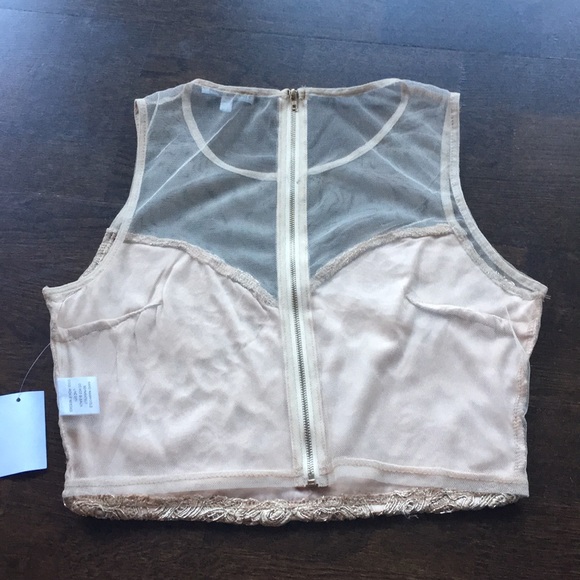 Going out tank - Picture 2 of 2