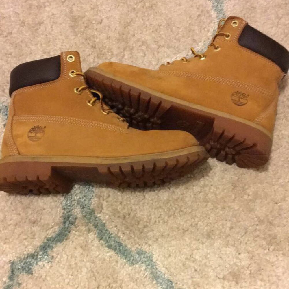 5.5y Timberland 6' premium wheat boot