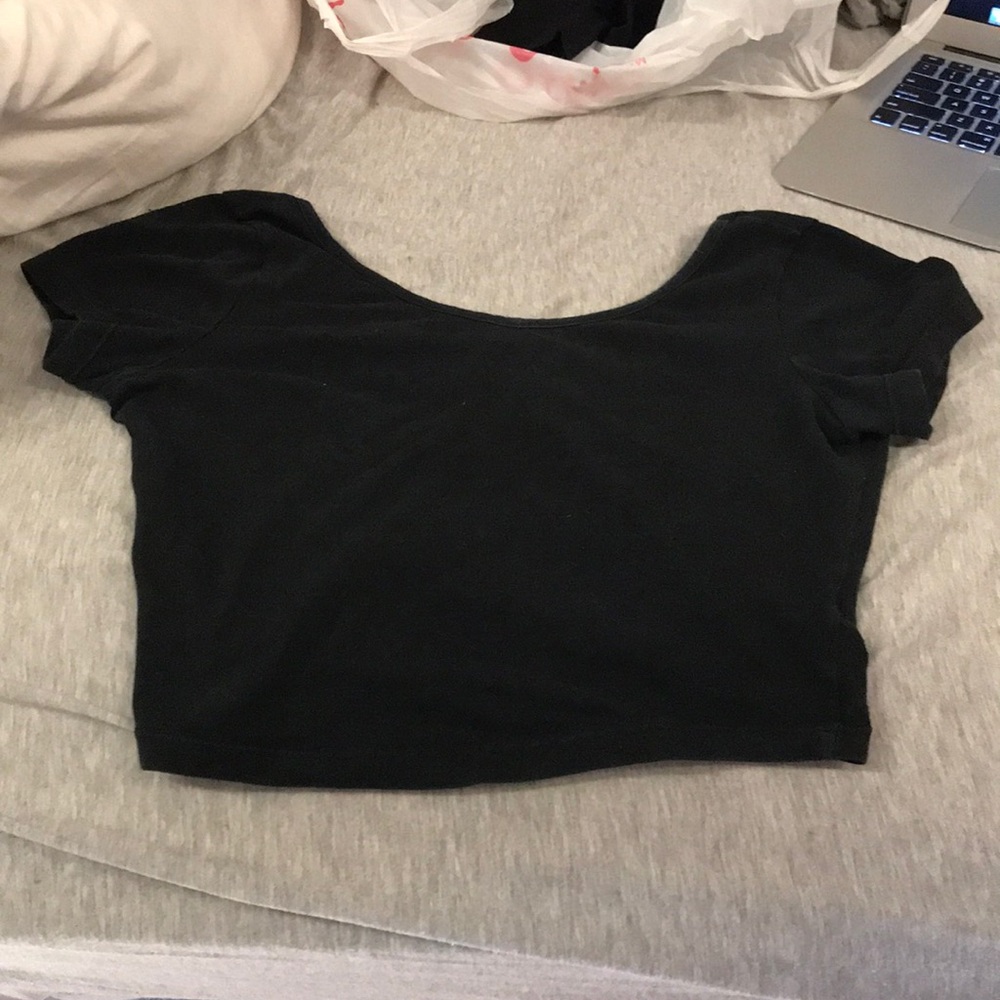Women’s Brandy Melville black crop top