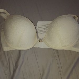 Brand new white lace La Perla bra