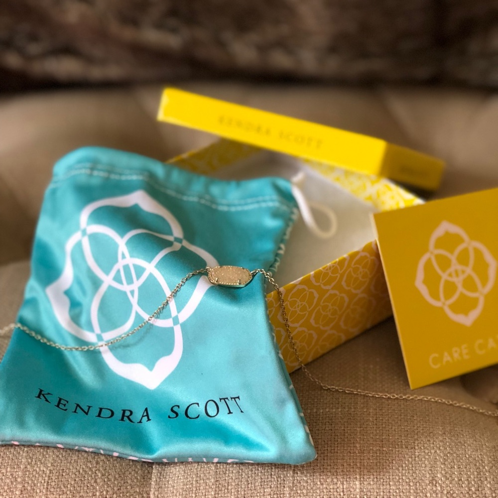Kendra Scott Elisa necklace
