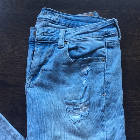 American eagle light wash ripped jeans - Picture 2 of 4