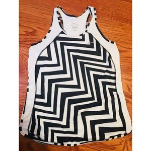 Nike Womens black & white zigzag workout tank