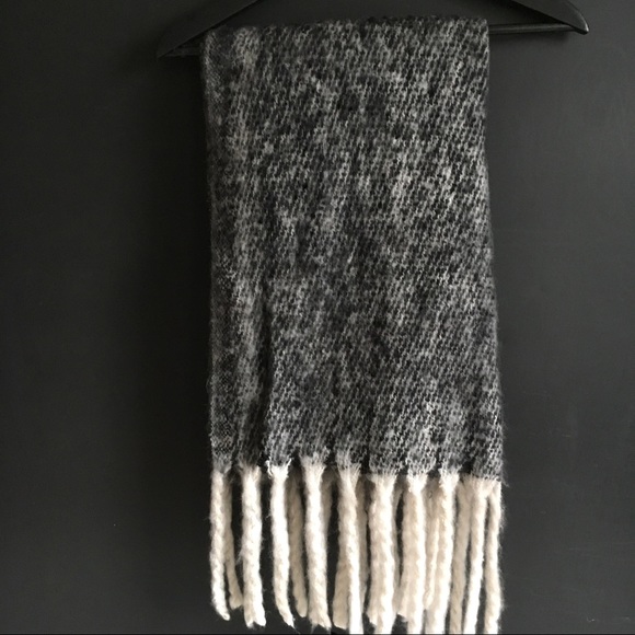 NWT Chunky Oversized Soft ScarF - Picture 5 of 5