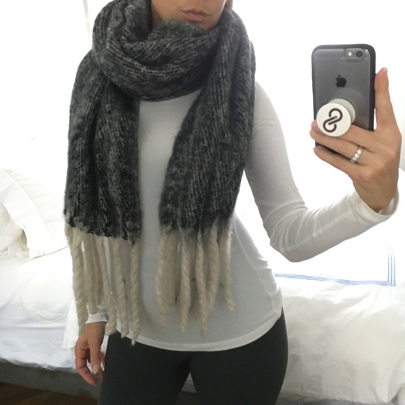 NWT Chunky Oversized Soft ScarF - Picture 4 of 5