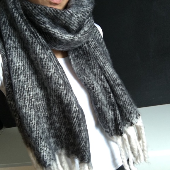 NWT Chunky Oversized Soft ScarF - Picture 2 of 5